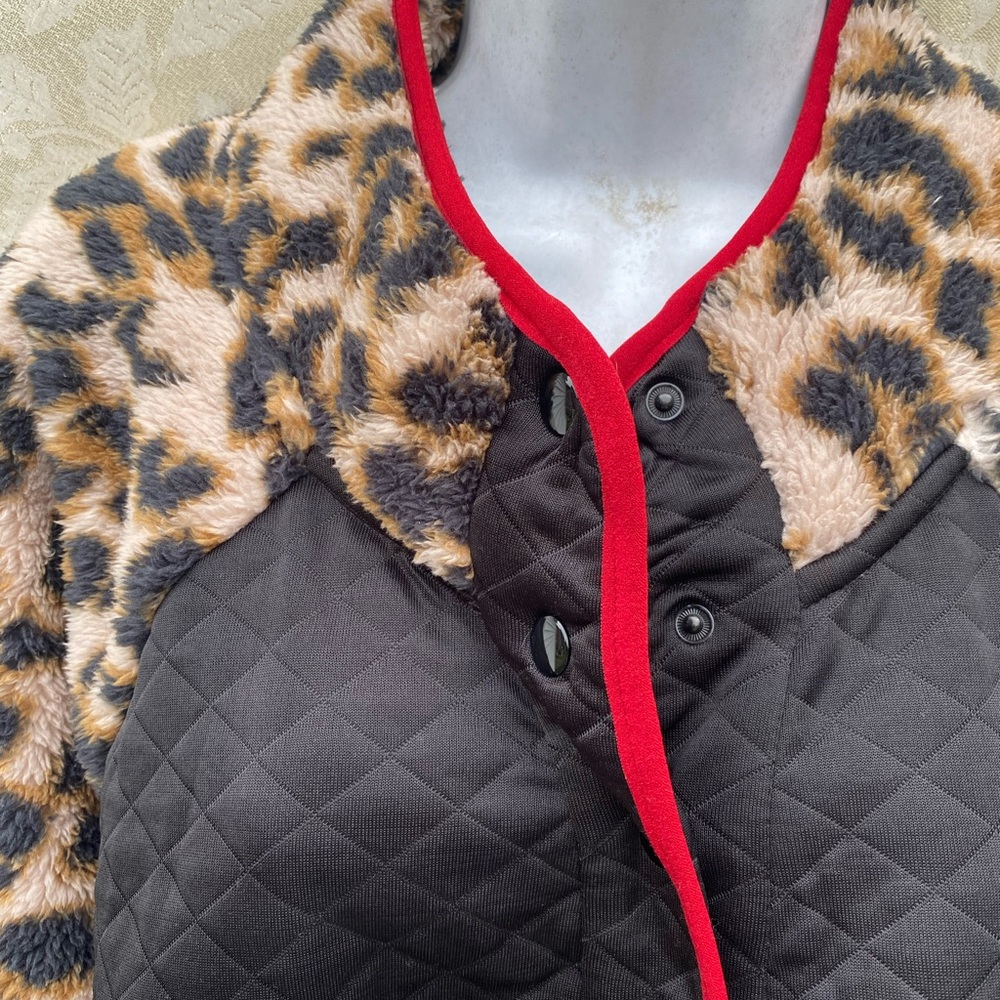 NWOT Maurices Sherpa pullover 
Quilted Faux Fur Plus size 1X 
100% polyester - Picture 6 of 10